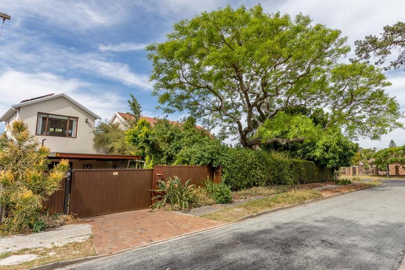 5 Bedroom Property for Sale in Pinelands Western Cape